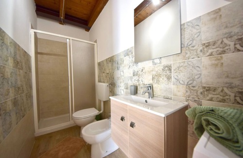 Santo Stefano di Magra Apartment | Apartment 'Casa Di Greta E Francesca 3' with Shared Garden, Wi-Fi and Air Conditioning