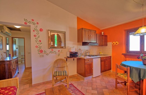 Magliano Apartment | Apartment with A/C, WIFI, pool, pets allowed, panoramic view, parking, close to Greve In Chianti