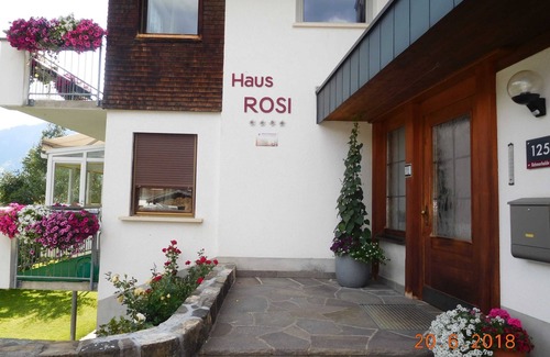 Au Apartment | Apartment 1 with balcony - House Rosi