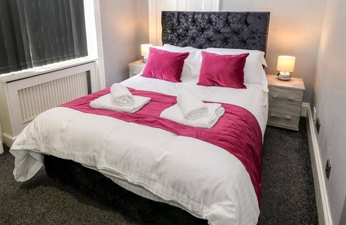 Wakefield Apartment | Apartment 10, 18 SJN