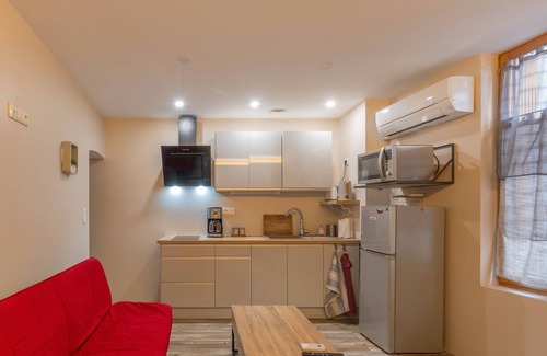 Bourg-Saint-Andeol Apartment | Apartment '105 - Cosy T2' with Wi-Fi and Air Conditioning
