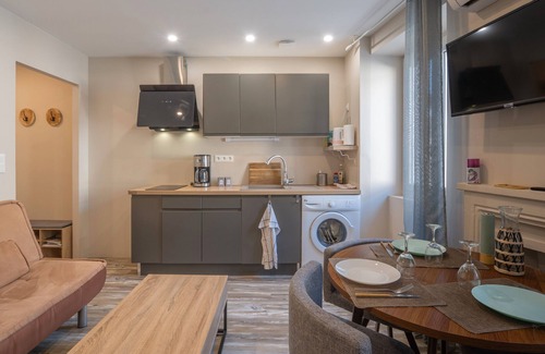 Bourg-Saint-Andeol Apartment | Apartment '107 - Cosy T2' with Wi-Fi and Air Conditioning