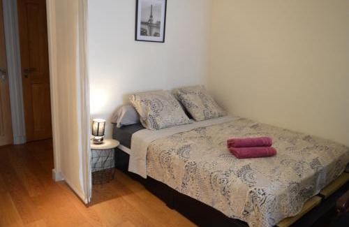 Neuilly-sur-Seine Apartment | Apartment 10 mn from Champs-Élysées PARIS