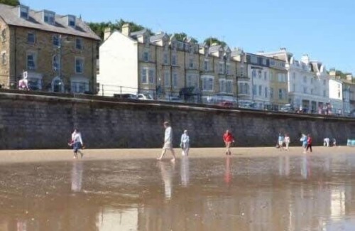Muston House | Apartment 16, The Moorings - Ground Floor Apartment, Moments from beach