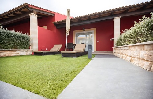 Cala Agulla Apartment | Apartment '17' with Shared Pool, Wi-Fi and Air Conditioning