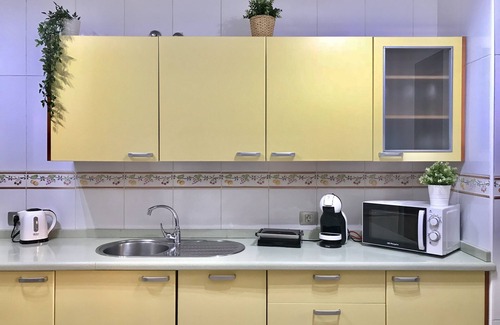 Arona Apartment | Apartment 2 Steps from the Sea with Air Conditioning, Relaxing Terrace and Pool