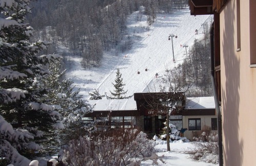 Saint-Chaffrey Apartment | APARTMENT 2 TO 4 PEOPLE - SERRE CHEVALIER 1350 m - BEAUTIFUL VIEW ON THE MOUNTAIN