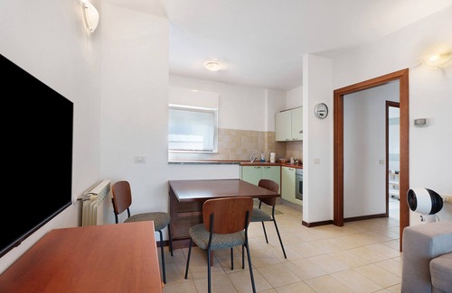 Lonate Pozzolo Apartment | Apartment '2' with Shared Garden, Balcony and Wi-Fi