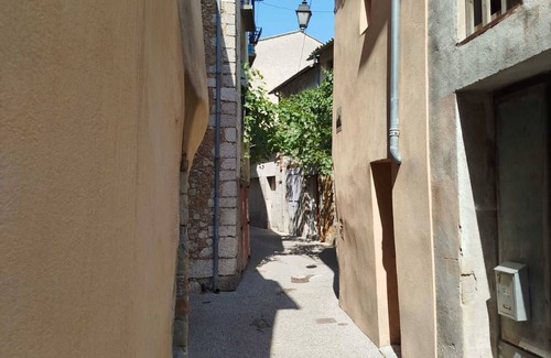 Castellane Apartment | Apartment '2nd Floor' with Wi-Fi