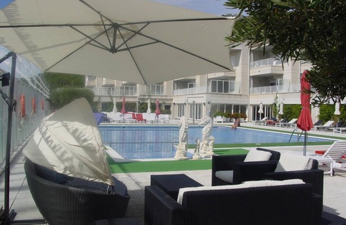 L'Estartit Apartment | APARTMENT (3 ADULTS + 2 CHILDREN) POOL VIEW