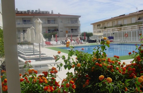 L'Estartit Apartment | APARTMENT (3 ADULTS + 2 CHILDREN) STREET VIEW