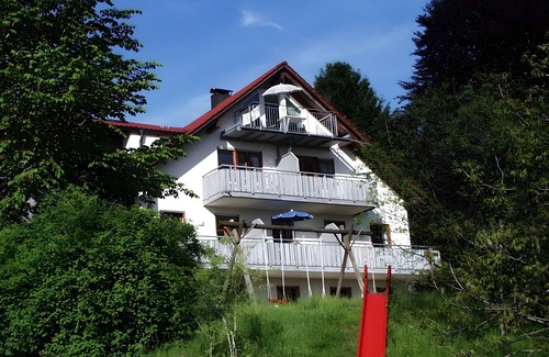 Wasserburg Apartment | Apartment '3' with Shared Garden, Balcony and Wi-Fi
