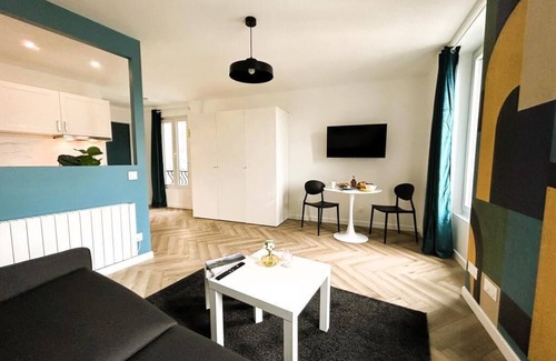 Montreuil Apartment | Apartment 3 - LE PLUME