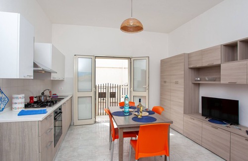 La Caletta Apartment | Apartment 300 Meters from the Beach with Terrace & Wi-Fi