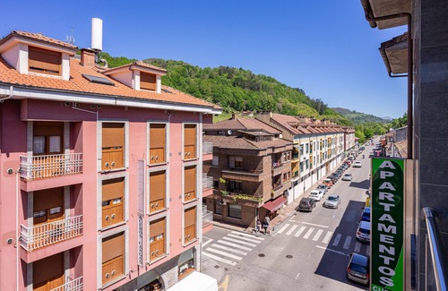 Cangas de Onis Apartment | Apartment '3ºb Apartamento 2 Adultos' with Balcony and Wi-Fi