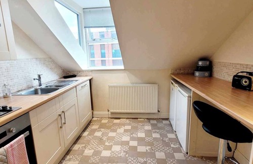 Darlington Apartment | Apartment 4 - CHIC 2 BEDROOM APARTMENT LUXURY IN A GREAT LOCATION