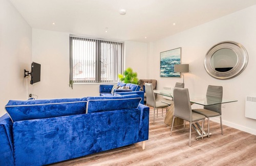 Crosby Cottage | APARTMENT 4 - CROSBY GARDENS, family friendly in Waterloo, Merseyside