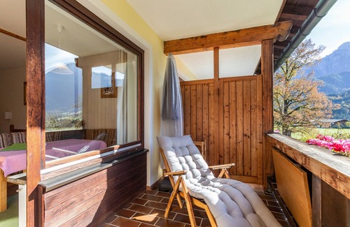 Unterschonau Apartment | Apartment "5 Apartment mit Gartenblick" with Mountain View, Private Balcony & Wi-Fi