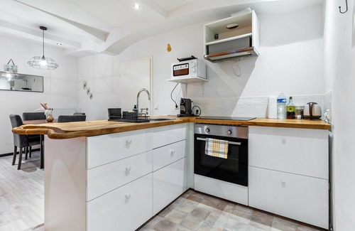 Rheinhausen Apartment | Apartment '5 Mit 1 Schlafzimmer' with Shared Terrace and Wi-Fi