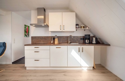 Glowe Apartment | Apartment '5 Sterne Boddenblick' with Private Terrace, Balcony and Wi-Fi