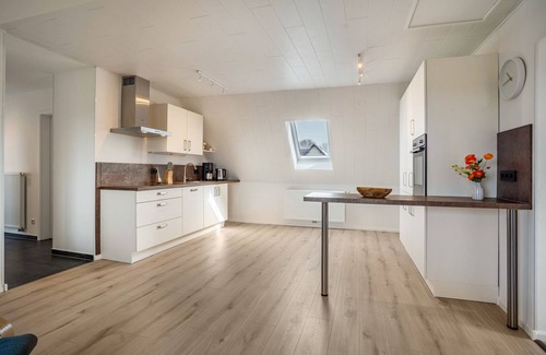Glowe Apartment | Apartment '5 Sterne Boddenblick' with Private Terrace, Balcony and Wi-Fi