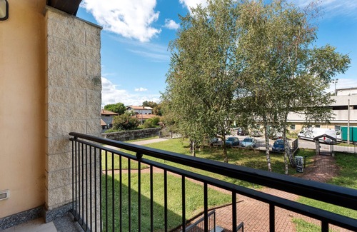 Lonate Pozzolo Apartment | Apartment '5' with Shared Garden, Balcony and Wi-Fi
