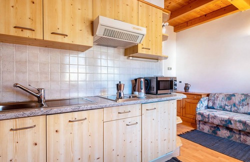 Badia Apartment | Apartment '5' with Mountain View, Shared Garden and Wi-Fi
