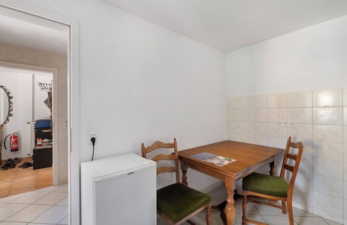 Baden-Baden Apartment | Apartment '6' with Shared Terrace and Wi-Fi