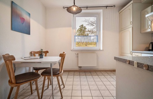 Feldberger Seenlandschaft Apartment | Apartment '6' with Shared Garden