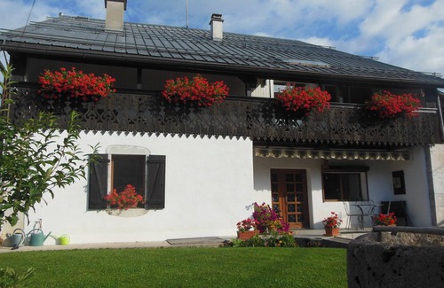 Mieussy Cottage | Apartment 66 m² for up to 3 people old farmhouse 1858