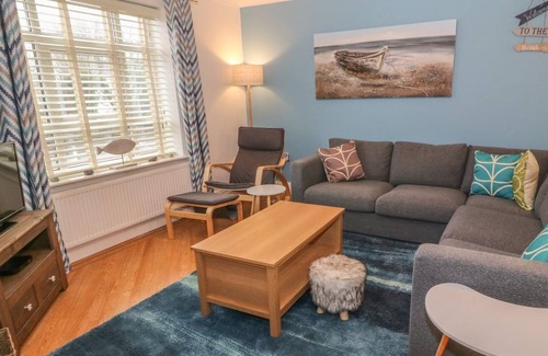 Edern Apartment | APARTMENT 7, country holiday cottage, with a garden in Morfa Nefyn