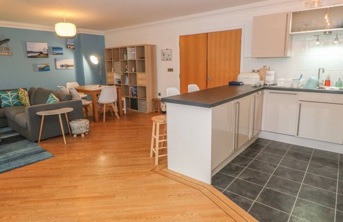 Edern Apartment | APARTMENT 7, country holiday cottage, with a garden in Morfa Nefyn