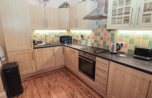 Tenby Cottage | APARTMENT 7 MANSION HOUSE, country holiday cottage in Tenby