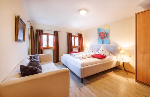 Am Wundergraben Apartment | Apartment 70sqm, balcony, carport, kitchen, 2 bedrooms and living room, 4 pers