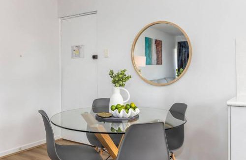 Rivervale Hotel | Apartment 8 Burswood