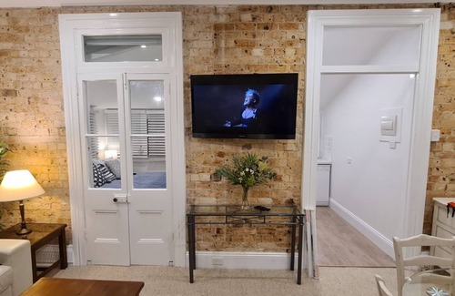 Narrabeen Apartment | Apartment 9 - The Coachhouse