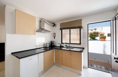 Ameijeira Apartment | Apartment "A Cerca - E" with Shared Pool, Garden & Wi-Fi