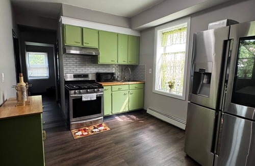 Northwest Yonkers Apartment | Apartment A - Next to Hiking Trail - Front Entrance