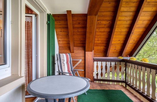Eschbach Apartment | Apartment 'Abendrot, 55qm' with Mountain View, Shared Terrace and Wi-Fi