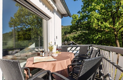 Schmallenberg Apartment | Apartment 'Adlerhorst' with Shared Garden, Balcony and Wi-Fi