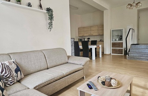 Kleinwelka Apartment | Apartment 'African Style In Kleinwelka' with Shared Garden and Wi-Fi