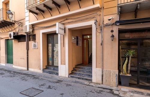 Licata Apartment | Apartment 'Al Duomo - Appartamento Superior' with Shared Terrace, Wi-Fi and Air Conditioning
