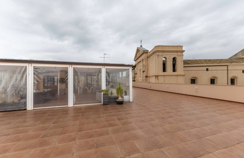 Licata Apartment | Apartment 'Al Duomo - Appartamento Superior' with Shared Terrace, Wi-Fi and Air Conditioning