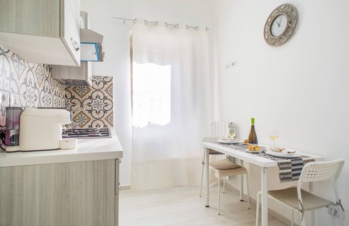 Viagrande House | Apartment "Alba 1" with Shared Terrace & Wi-Fi