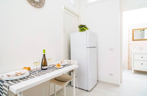 Viagrande House | Apartment "Alba 1" with Shared Terrace & Wi-Fi