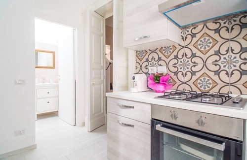 Viagrande House | Apartment "Alba 1" with Shared Terrace & Wi-Fi