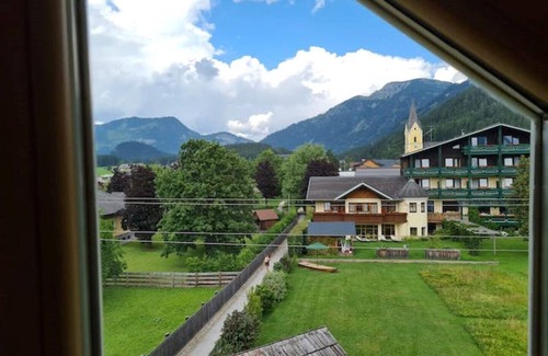 Bad Mitterndorf Apartment | Apartment Alpenrose (60 m2), parking lot, WLAN, large garden, playground