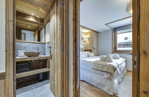 Les Almes Villa | Apartment Alpine 2 - Four Bedroom Villa, Sleeps 8