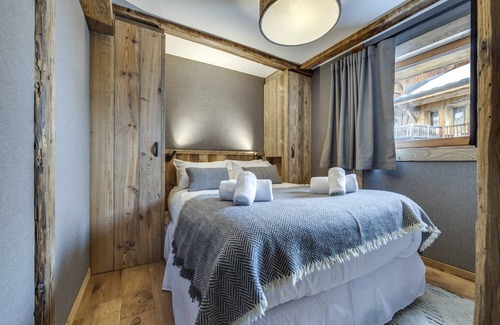 Les Almes Villa | Apartment Alpine 3 - Four Bedroom Villa, Sleeps 8