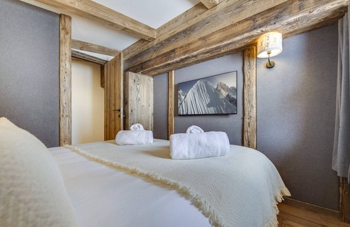 Les Almes Villa | Apartment Alpine 4 - Four Bedroom Villa, Sleeps 8